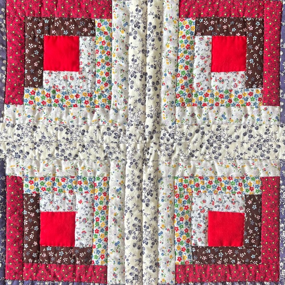Hand-Stitched Patchwork Hand Quilted LOG CABIN Block Wall Hanging / Table Topper - Picture 7 of 16